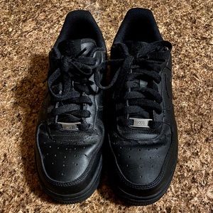 Black NIKE Air Force 1s